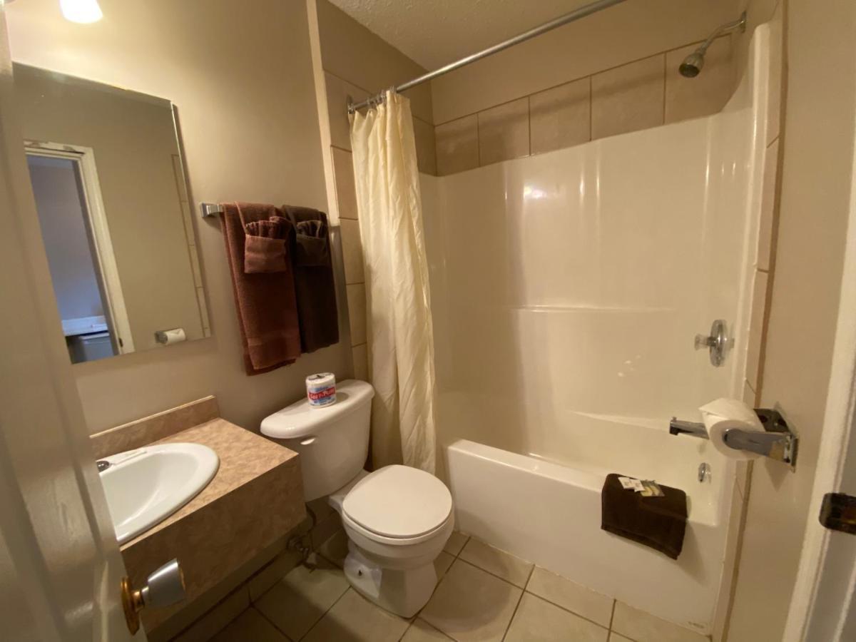 Aspen Motor Inn Drayton Valley Extérieur photo