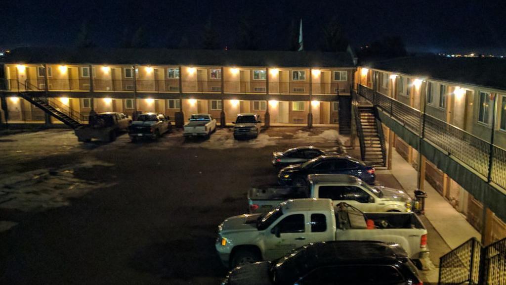 Aspen Motor Inn Drayton Valley Extérieur photo